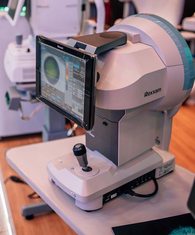 RET-700, Topógrafo com Auto Refrator, da marca REXXAM
