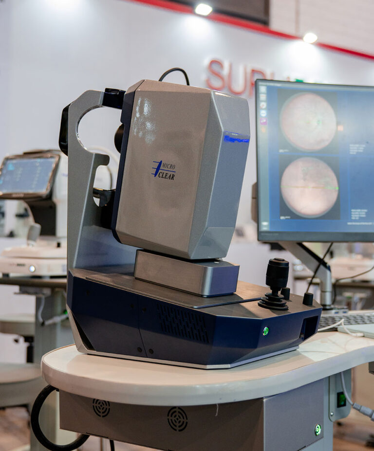Sky OCT Multimodal UWF, da marca MICROCLEAR